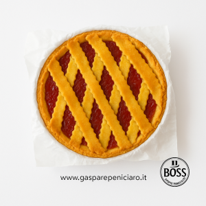 Crostata fragolosa fatta con frutta siciliana locale a chilometri 0