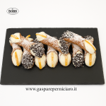 Cannoli siciliani artigianali con ricotta di pecora 100% , cannoli supremi , i più venduti online