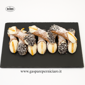 Cannoli siciliani artigianali con ricotta di pecora 100% , cannoli supremi , i più venduti online