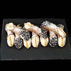 Cannoli Siciliani Artigianali con Ricotta di Pecora, Filetti di Arancia e Gocce di Cioccolato – Kit da 10 Cialde con Spedizione Termica in 48 Ore