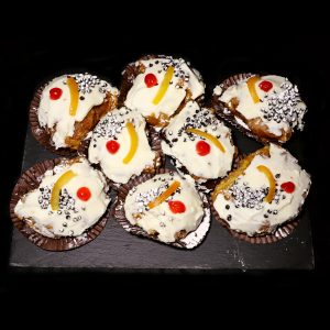 8 SFINCE FRITTE DI SAN GIUSEPPE . SFINCE DI SAMBUCA DI SICILIA. PRODOTTO TIPICO DELLA FESTA DI SAN GIUSEPPE.