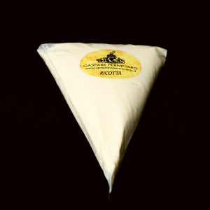 RICOTTA DI PECORA 100% FORMATO DA 1 KG IN SAC A POCHE.