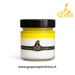 Dessert artigianale siciliano al limone in elegante vasetto di vetro, realizzato dal produttore Gaspare Perniciaro a Sambuca di Sicilia.