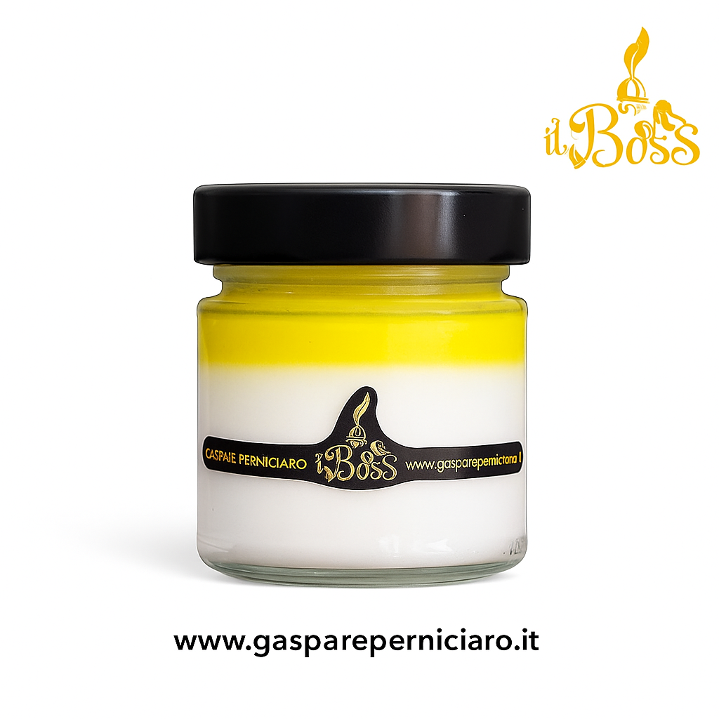 Dessert artigianale siciliano al limone in elegante vasetto di vetro, realizzato dal produttore Gaspare Perniciaro a Sambuca di Sicilia.