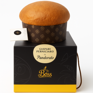 Panettone Pandorato Artigianale Siciliano Il Boss, dolce natalizio tradizionale realizzato a mano a Sambuca di Sicilia, con packaging elegante e bustina di zucchero a velo inclusa.