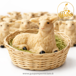 Pecorella Pasquale realizzata interamente con pasta di mandorla siciliana, dolce pasquale artigianale senza farciture prodotto a Sambuca di Sicilia dal 1995