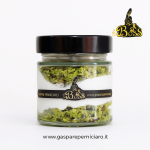 Vasetto artigianale di CouscousCake al Pistacchio, dessert siciliano tradizionale in vetro elegante firmato Il Boss Gaspare Perniciaro.