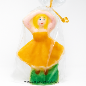 Pupa di zucchero ballerina in posizione da ballo realizzata a Sambuca di Sicilia – Opera artigianale