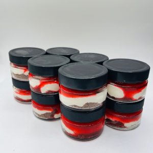 CHEESECAKE FRUTTI ROSSI DEL BOSS GASPARE PERNICIARO DI SAMBUCA DI SICILIA AGRIGENTO. QUESTO è IL DOLCE PIU VENDUTO DI SAMBUCA DI SICILIA AGRIGENTO.CONFEZIONE NON BRANDIZZATA DI 12 PZ .DURATA 1 ANNO . SI MORORA CHE SIA LA CHEESECAKE PIU' BUONA SUL MERCATO.