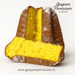 Pandoro artigianale da 1 kg incartato a mano con carta regalo natalizia elegante, prodotto tradizionale siciliano firmato Il Boss Gaspare Perniciaro.
