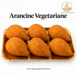 6 arancine vegetariane siciliane artigianali con melanzane, peperoni, funghi e mozzarella, prodotte da Il Boss Gaspare Perniciaro.