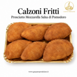 calzoni fritti artigianali fatti a sambuca di siclia da gaspare perniciaro farciti con prosciutto mozzarella e salsa di pomodoro