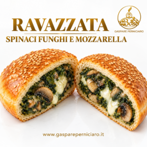 Ravazzata al forno spinaci, funghi e mozzarella da 160 grammi aperta per mostrare l'interno e la distribuzione della farcitura nell'impasto, con particolare attenzione agli ingredienti effettivamente visibili al taglio.
